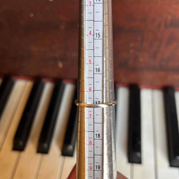 925 Sterling Silver Cursive “Love” Word Ring - Picture 7 of 17